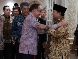 Prabowo Pernah Mandi Bareng dengan PM Malaysia Anwar Ibrahim di Kali Ciliwung