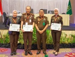 Selamat, Kejari Bone Raih Dua Penghargaan dari Kejati Sulsel