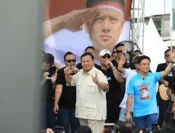 Prabowo Sapa Nelayan di Pesisir Pantai Cilincing