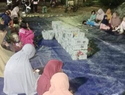 Bertukar Kado dan Berzikir, Cara Unik Emak-emak di Desa Cinennung Sambut Tahun Baru 2024