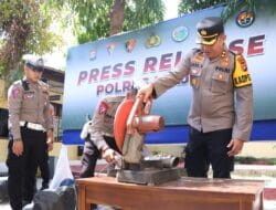 30 Knalpot Brong Dihancurkan Satlantas Polres Majene