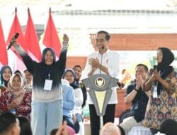 LSI Denny JA Rilis Hasil Survei Kinerja Jokowi dan 3 Paslon Capres 2024