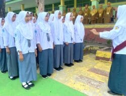 Benarkah Seragam Sekolah Berganti?