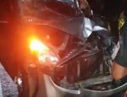 Lakalantas di Ulaweng Bone, Avanza Ringsek Parah Bagian Depan