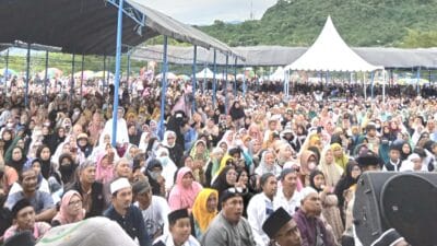 Puluhan Ribu Masyarakat Parigi Tumpah Ruah Ikuti Tabligh Akbar Bersama UAS