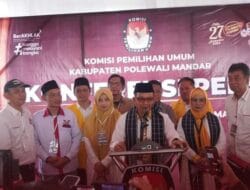 Diantar Ribuan Pendukungnya, Paslon “ASSAMI” Resmi Daftar di KPU Polman