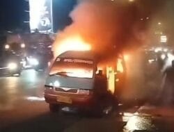 Terungkap, Pete-pete Terbakar di Makassar Diduga Gegara Gas Air Mata Polisi