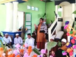 Suasana Khidmat Peringatan Maulid di Masjid Nurul Falaah Tanalanto