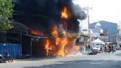 Kebakaran Hanguskan 2 Rumah di Jalan Rajawali Makassar