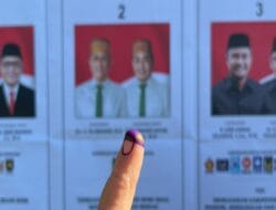 Bawaslu Awasi PSU di TPS 001 Desa Mario Mare