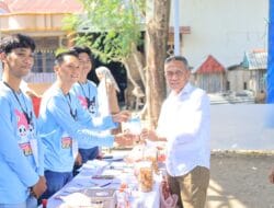 Andi Islamuddin Ikut Antre Bersama Warga saat Berikan Hak Pilihnya di TPS 007
