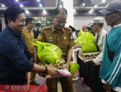 Akhir Tahun 2024, Baznas Bone Salurkan Sembako ke  Tukang Becak dan Pemulung