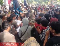 Berbagai Problem Menanti Bupati Bone Terpilih Diungkap Pengunjuk Rasa di Hari Pelantikan