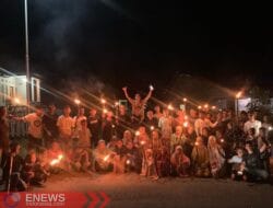 Bawa Obor, Pemuda Ulubalang Sambut Idul Fitri Bertakbir Keliling Desa