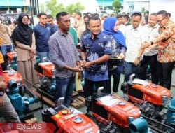 Petani di Bone Peroleh 54 Pompa Air, Bupati: Jangan Diperjualbelikan!