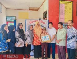 Wujud Pendidikan Inklusif, Siswa SD di Sinjai Terima Santunan dari Program Disdik Peduli