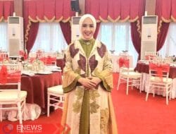 Pakai Gaun Produk Lokal, Ketua Dekranasda Sinjai Tampil di Ajang Fashion Show Makassar
