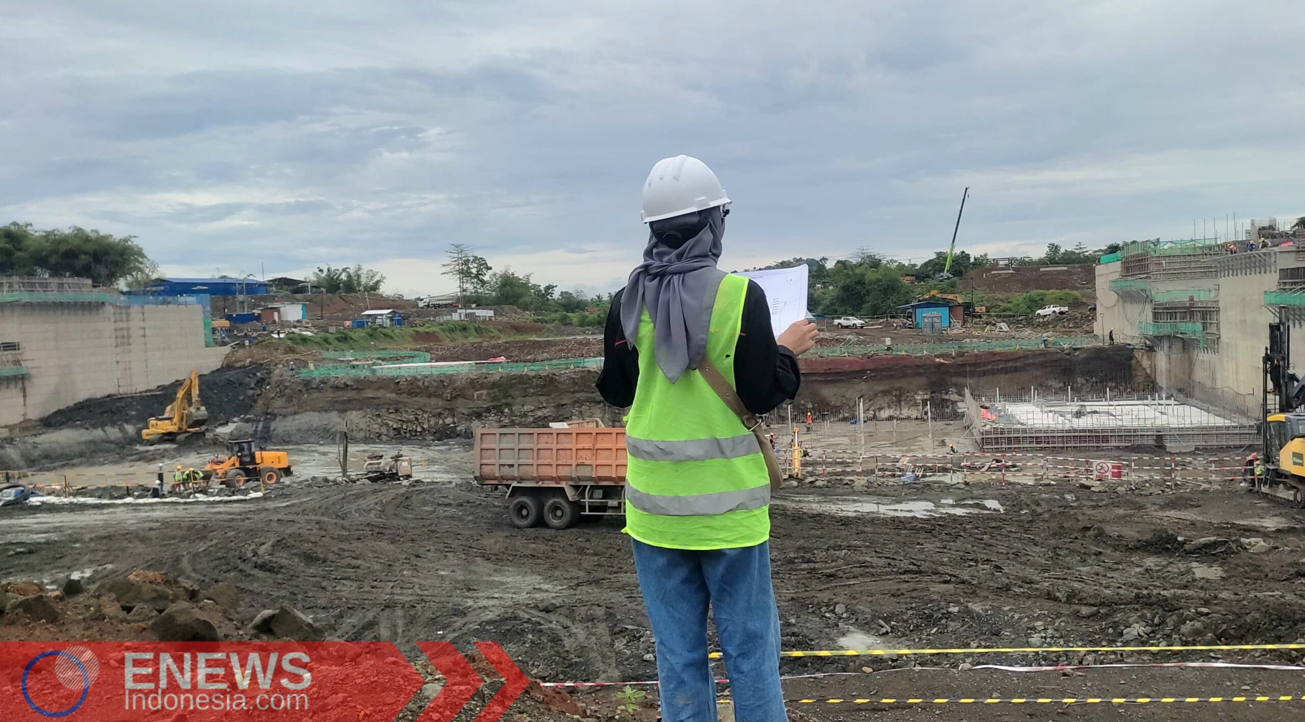 Mahasiswa Unimen saat magang di pembangunan Bendungan Jenelata Gowa
