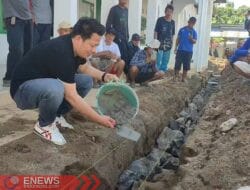 Masjid di Desa Barumbung Polman Dapat Bantuan Ratusan Juta dari Seorang Pengusaha
