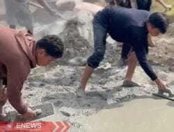 Warga Sibulue Bone Patungan Beton Jalan Terjal Batungasange