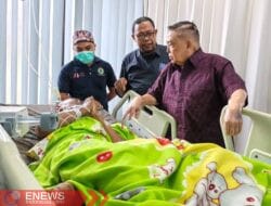 Wagub Sulbar Jenguk Korban Salah Tangkap dan Polisi yang Terluka