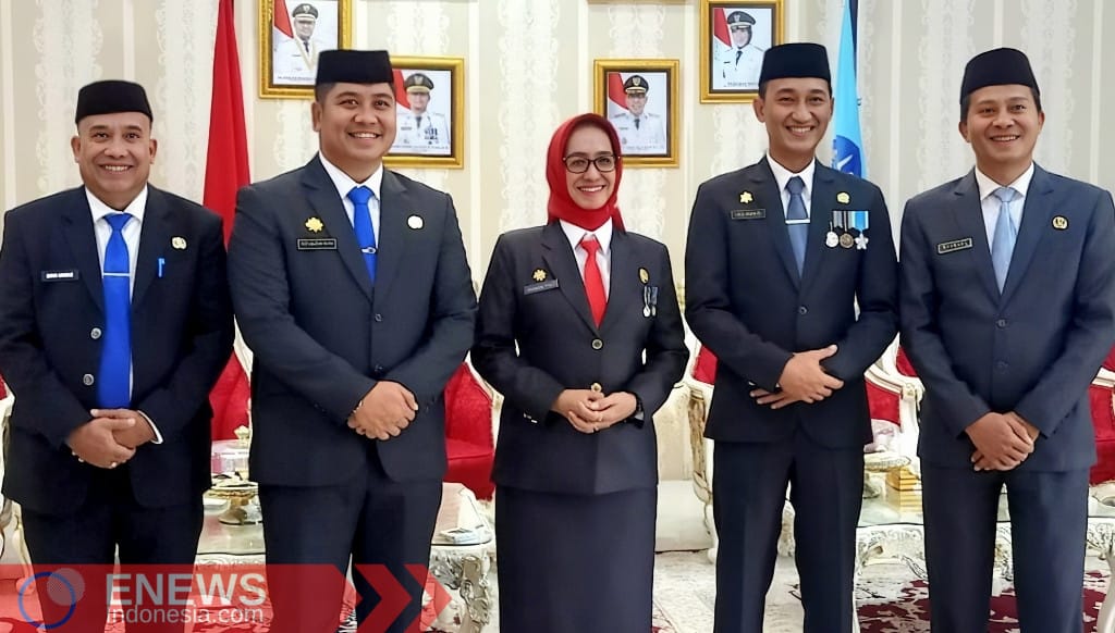 Foto: dari kiri, Andi Syamsul Musrya, A. Muchlis, Hj. Hasnwati Ramli, Edy Saputra Syam, dan Andi Aswat. (ENews)