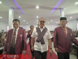 Gubernur Sulbar Komitmen Tuntaskan Perbaikan Jalan ke Unsulbar dan Siapkan 100 Beasiswa