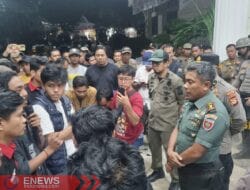Harap Kedatangan Bupati, Pengunjuk Rasa Tolak Kenaikan PBB P2 di Bone Ditemui Tentara