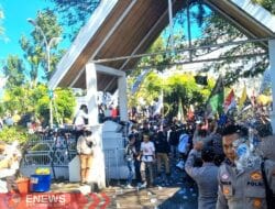 Ribuan Warga Bone Seruduk Kantor Bupati: Pemda Bone Palaki Rakyat