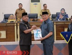 Pemkab Wajo Serahkan Ranperda APBD 2026 ke DPRD