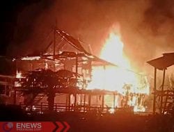 Diduga Korsleting Listrik, Tiga Rumah Warga Awolagading Bone Ludes Terbakar