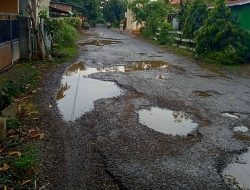 Jalan Poros Allu Bantaeng Masih Rusak Parah Jelang Idul Fitri, Warga Minta Segera Diperbaiki