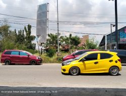 Parkir di Bahu Jalan Mie Gacoan Sengkang Disoal