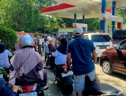Kelangkaan BBM di Bone, Antrean Kendaraan Mengular di SPBU Kecamatan Cina