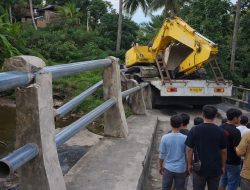 Jembatan Desa Rusak Dilintasi Excavator di Luyo Polman, Proyek Sekolah Rakyat Disoal