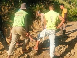 Akses Lumpuh, Warga Dua Kecamatan di Majene Terpaksa Perbaiki Jalan Sendiri