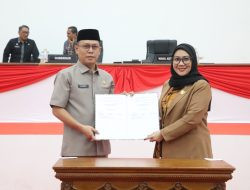 Rapat Paripurna, Pemprov Sulbar Terima Rekomendasi DPRD untuk Evaluasi Kinerja