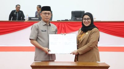 Rapat Paripurna, Pemprov Sulbar Terima Rekomendasi DPRD untuk Evaluasi Kinerja
