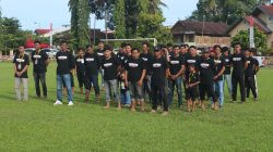 Ketgam: Panitia pelaksana Turnamen Ilologading Cup 2026 berfoto bersama di Lapangan Ilologading, Desa Bune, Kecamatan Libureng, Jumat (15/5/2026). (Dok. ENews)