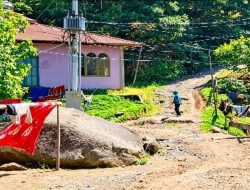 PU Majene Janji Tangani Jalan Rusak di Desa Awo, Warga Siap Gelar Syukuran