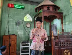 Salat Jumat di Luyo, Bupati Polman Ajak Warga Dukung Sekolah Rakyat 
