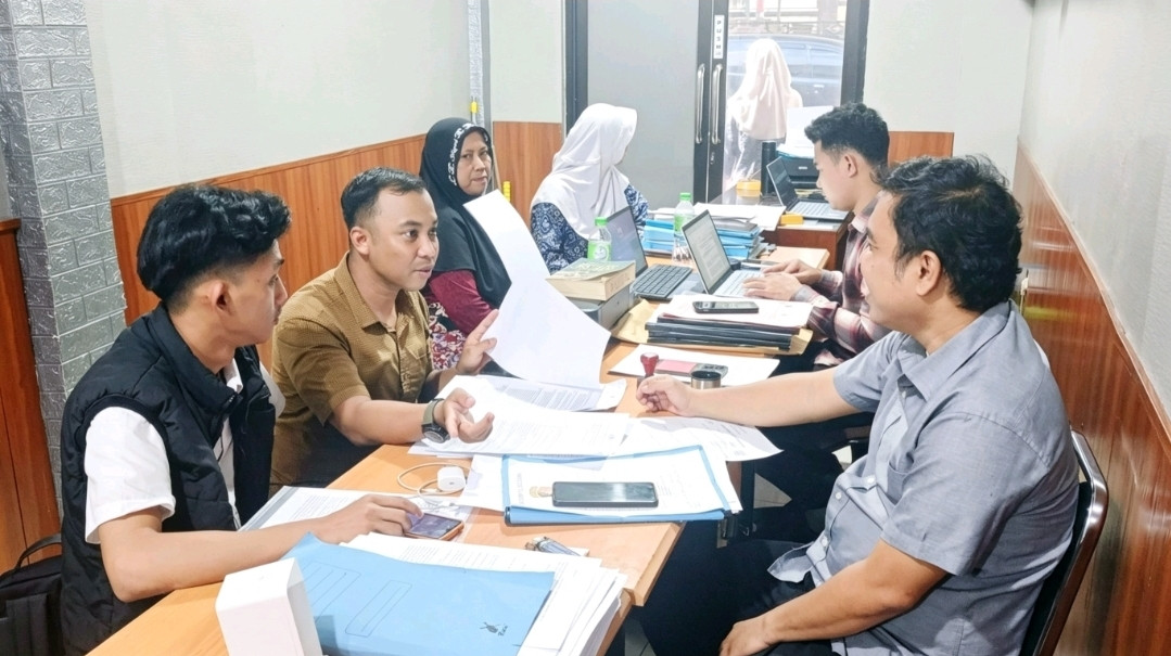 Ketgam: Tim LBHTN saat mendampingi dan berkoordinasi terkait penanganan dua laporan polisi yang tengah ditangani Polres Gowa.
