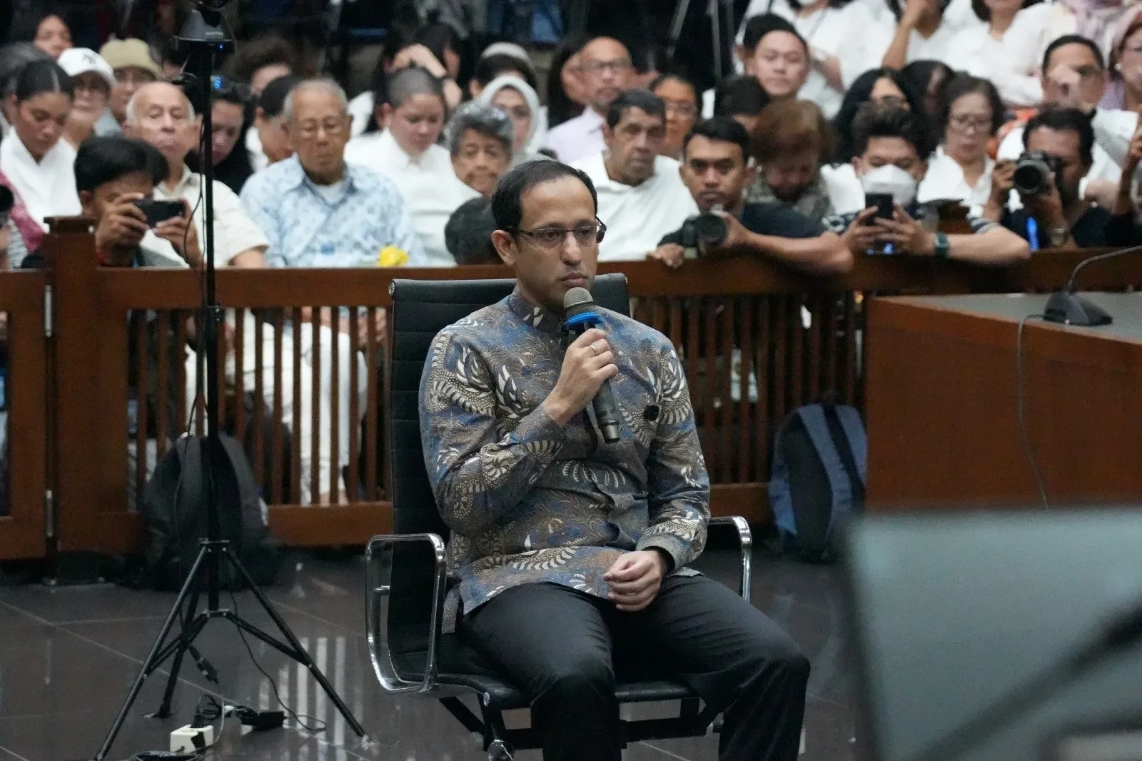 Ketgam: Mantan Menteri Pendidikan, Kebudayaan, Riset, dan Teknologi, Nadiem Anwar Makarim saat menjalani sidang vonis Kasus Korupsi Pengadaan Chromebook. (Dok. Kejakasaan RI)