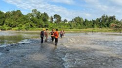 Tim SAR gabungan melakukan pencarian di area yang diperkirakan menjadi lokasi korban tenggelan di Libureng Bone dengan radius sekitar 1,5 kilometer dari titik korban diduga terjatuh.