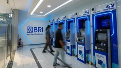 Ketgam: Suasana layanan perbankan di area ATM PT Bank Rakyat Indonesia (Persero) Tbk (BRI). Pada Kuartal I 2026, BRI membukukan setoran pajak sebesar Rp8,1 triliun kepada negara, sebagai bagian dari total kontribusi Rp19,1 triliun yang mencakup pajak dan dividen. (Foto: Dok. BRI)