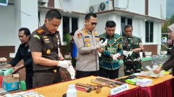 Ketgam: Kejaksaan saat menampilkan ratusan obat terlarang saat pemusnahan barang bukti di Halaman Kantor Kejari Sinjai. (Dok. Anto)