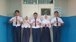 Ketgam: Tim Padaelo Squad UPTD SMPN 3 Sinjai usai meraih Juara I Lomba Artificial Intelligence (AI) tingkat nasional pada ajang Gemini Holiday Camp yang diselenggarakan Google for Education.