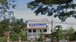 Ketgam: Tampak depan Kampus Universitas Andi Sudirman (UNIASMAN) di Kabupaten Bone, Sulawesi Selatan, yang menjadi lokasi dugaan permintaan pengembalian dana biaya hidup Beasiswa KIP Kuliah. (Foto: Babe)