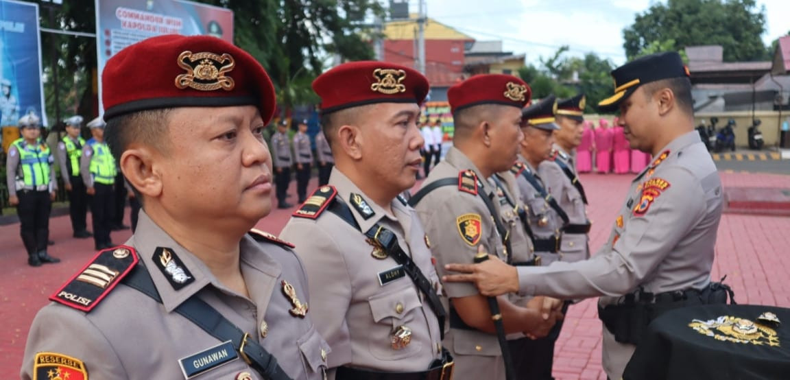 Momen upacara Serah Terima Jabatan (Sertijab) untuk tiga pejabat utama Polres Bantaeng.