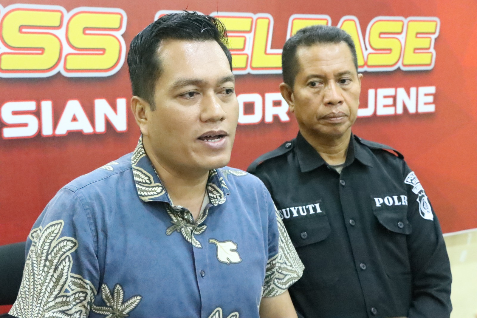Foto: Kasat Reskrim Polres Majene AKP FREDI bersama Kasi Humas IPTU Suyuti. (Kamil)